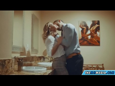 ❤️ Kad krūtiska blondīne pavedina tevi publiskā tualetē Porno pie porno lv.pornpk.ru ❤